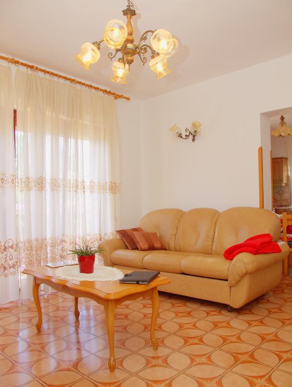Apartment Taja Ližnjan Eksteriør bilde