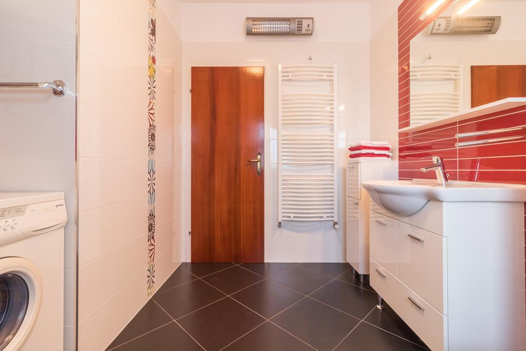 Apartment Taja Ližnjan Eksteriør bilde