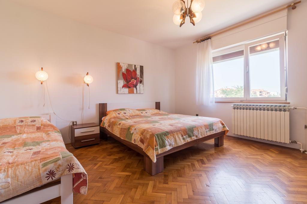 Apartment Taja Ližnjan Eksteriør bilde