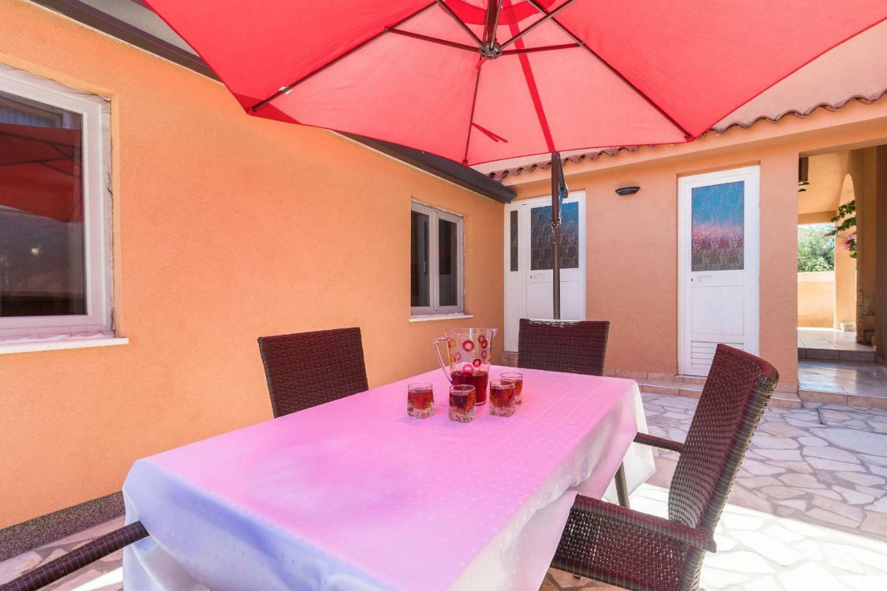 Apartment Taja Ližnjan Eksteriør bilde