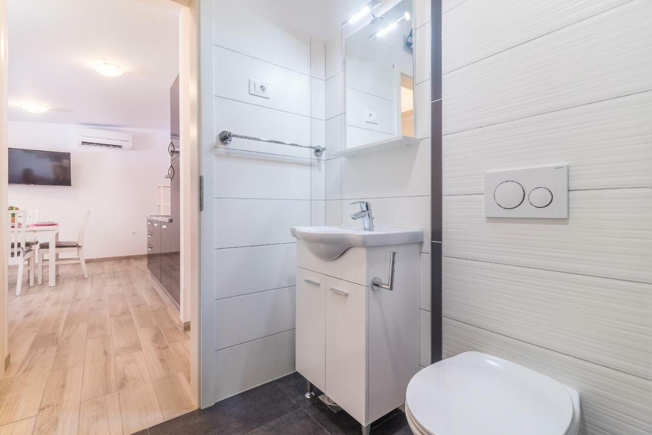 Apartment Taja Ližnjan Eksteriør bilde