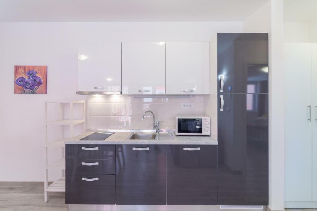 Apartment Taja Ližnjan Eksteriør bilde