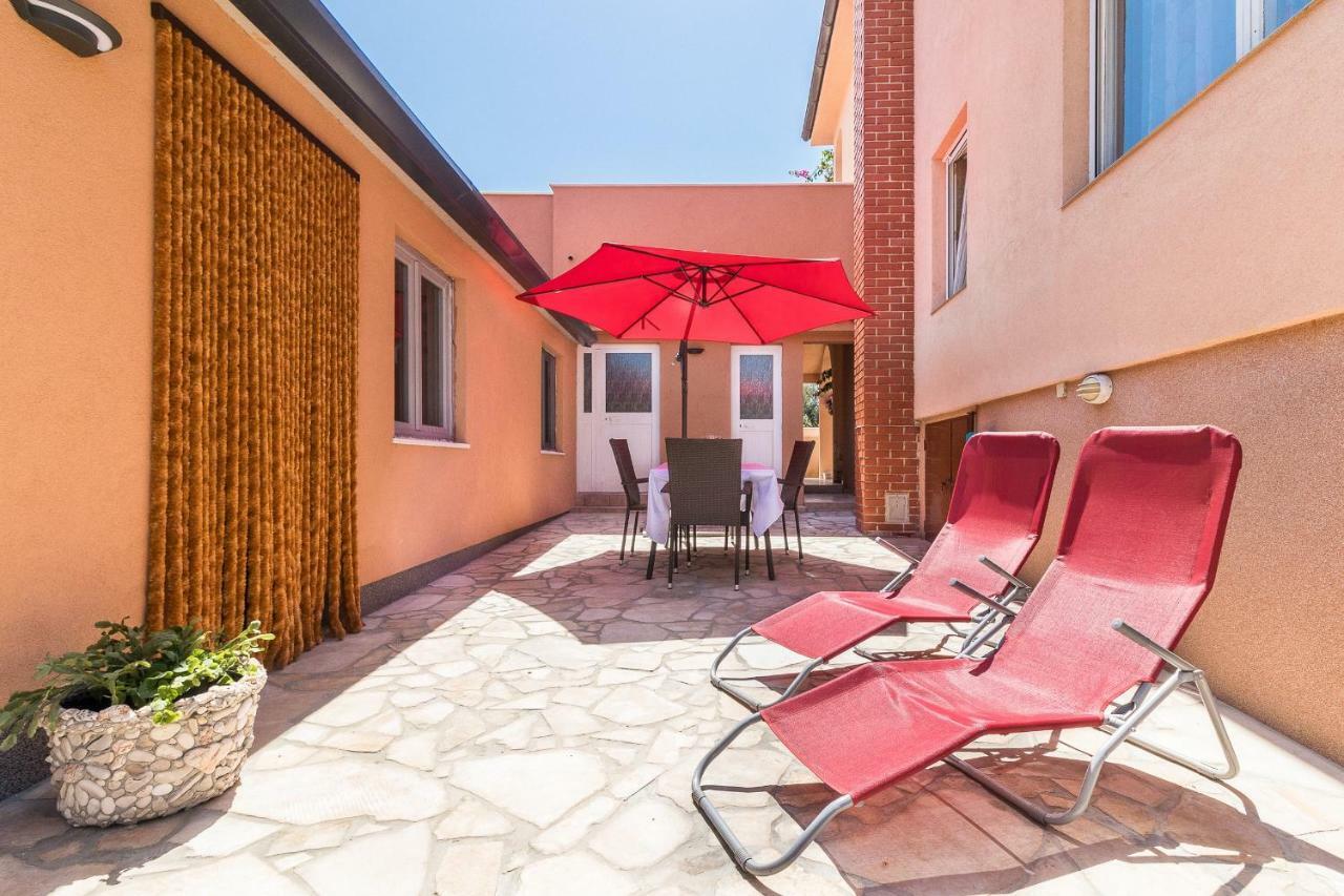 Apartment Taja Ližnjan Eksteriør bilde