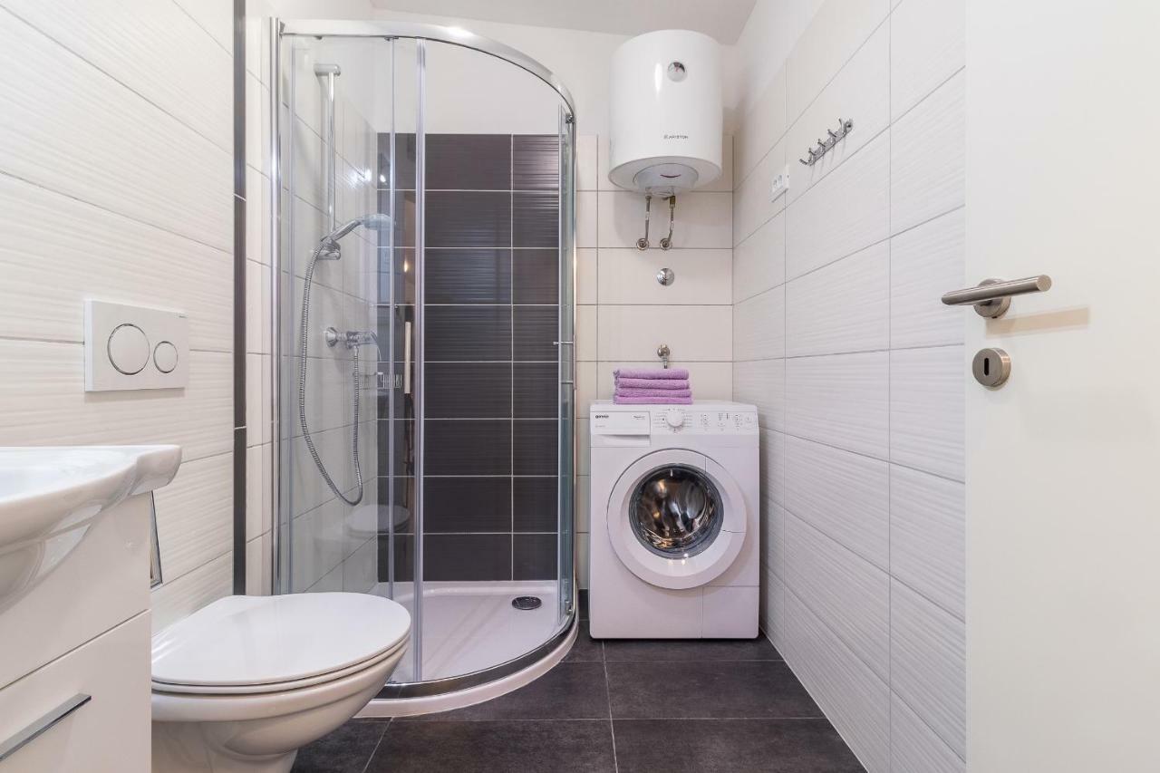 Apartment Taja Ližnjan Eksteriør bilde