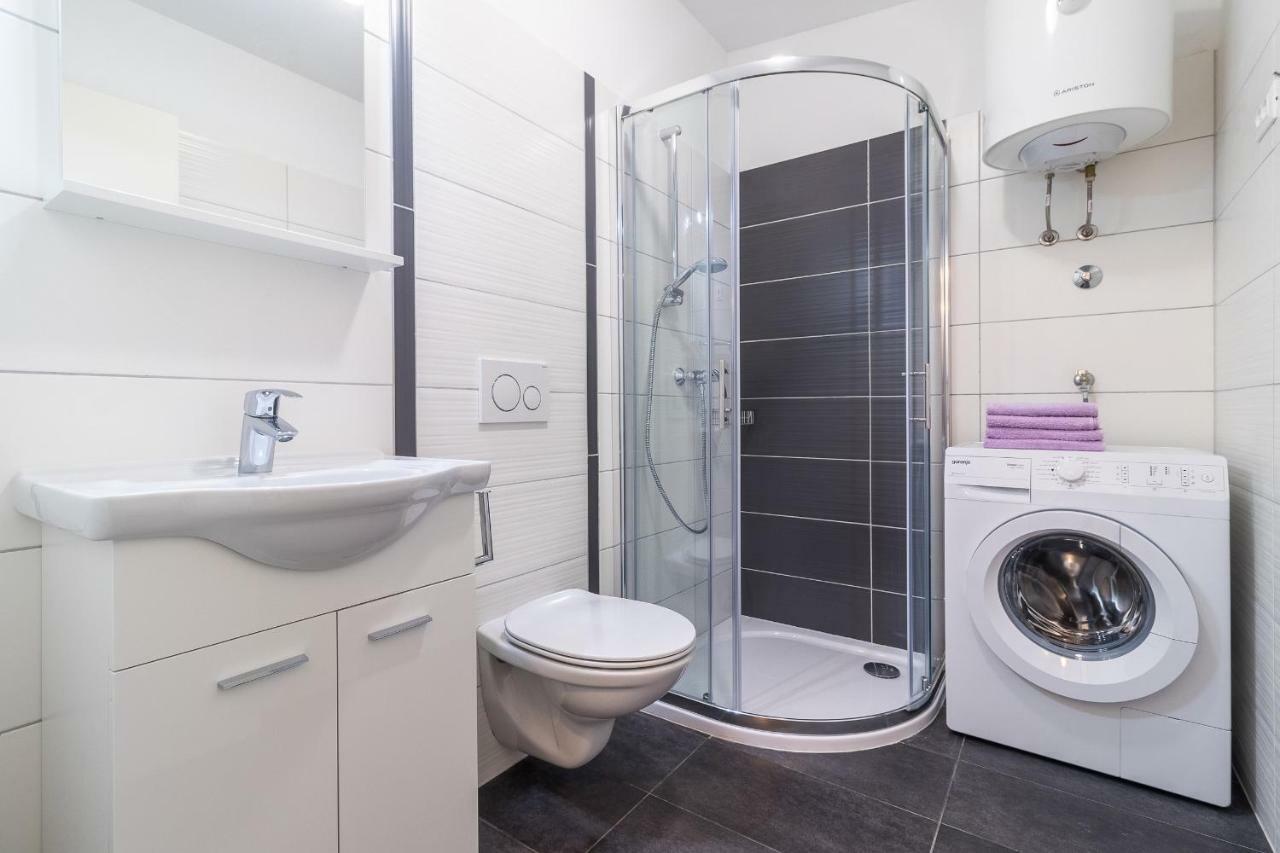 Apartment Taja Ližnjan Eksteriør bilde