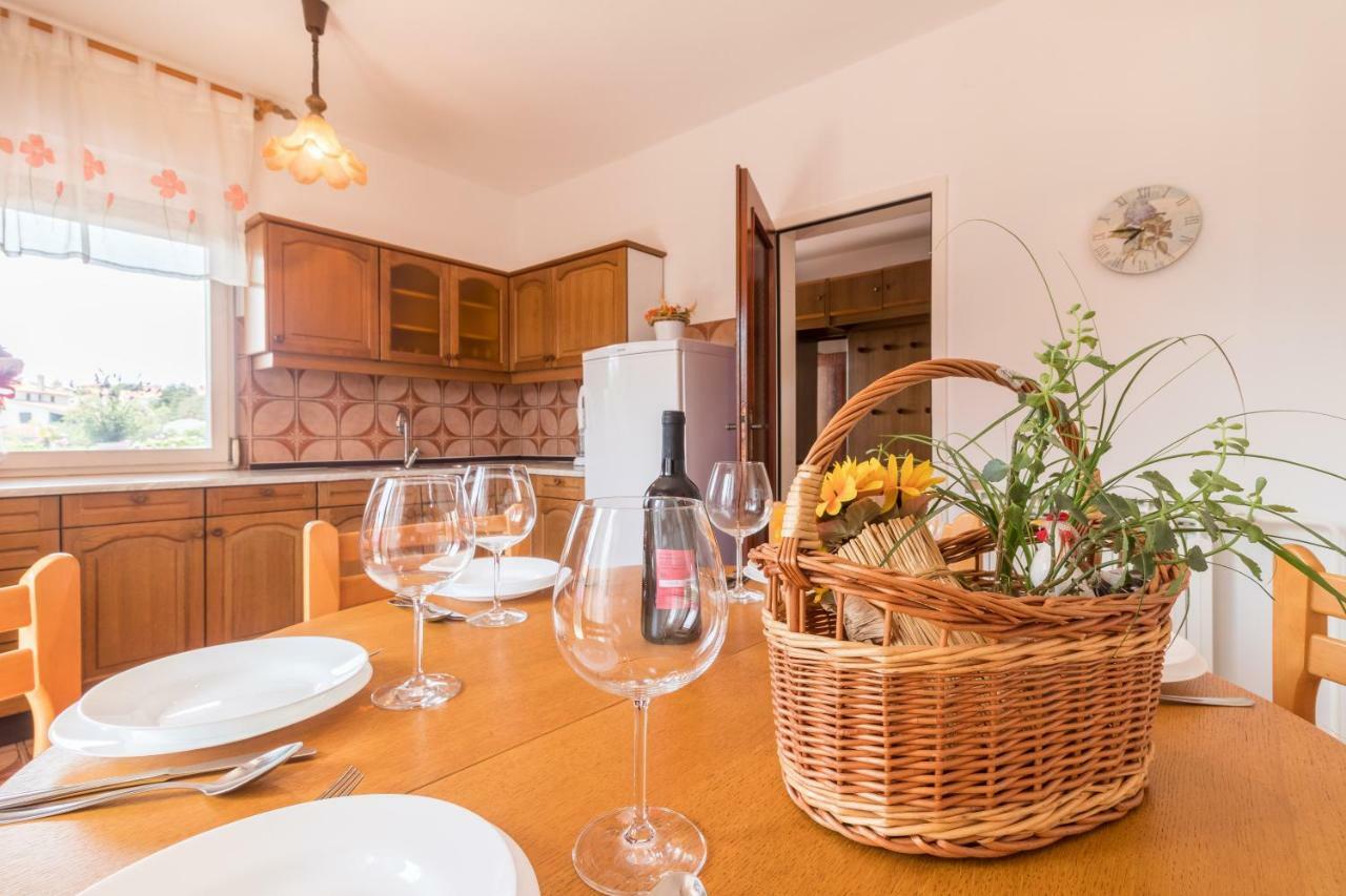 Apartment Taja Ližnjan Eksteriør bilde