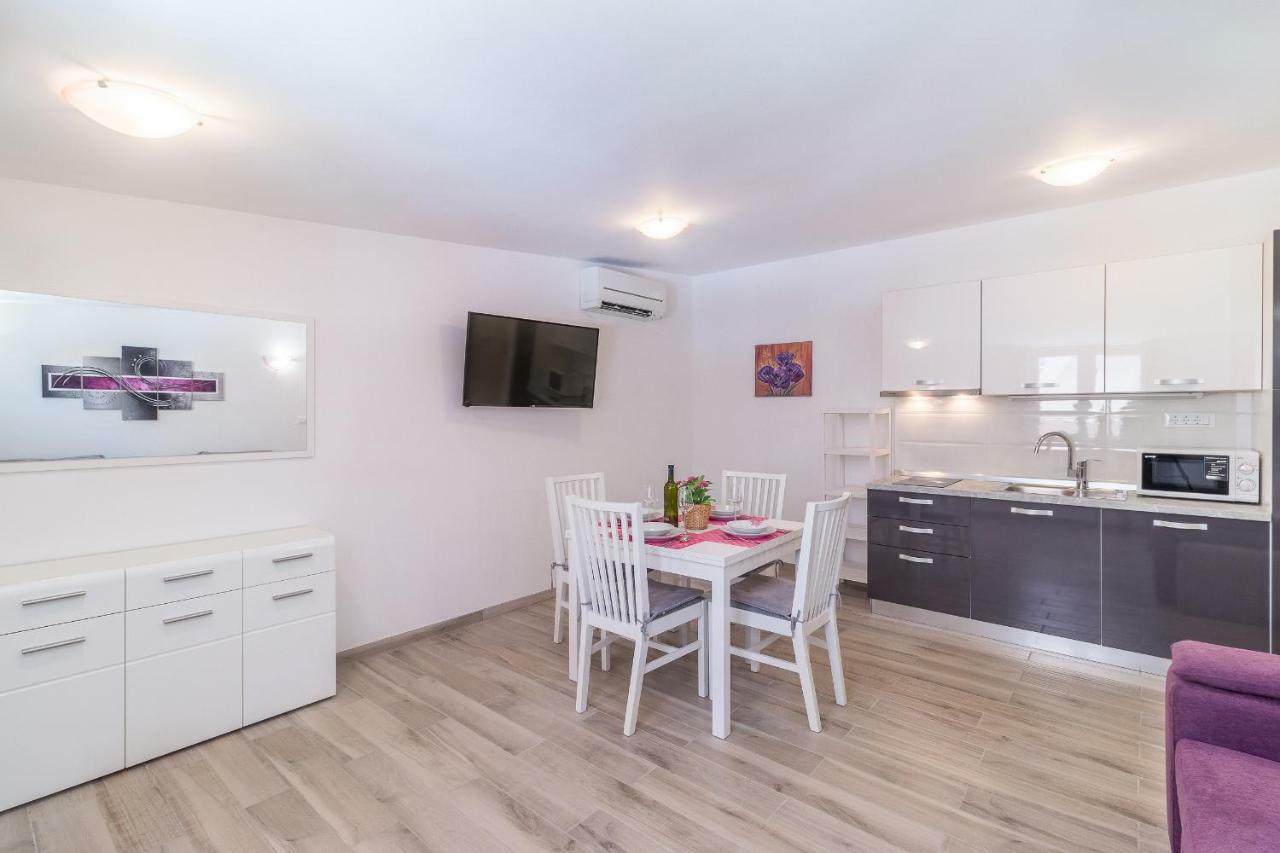 Apartment Taja Ližnjan Eksteriør bilde