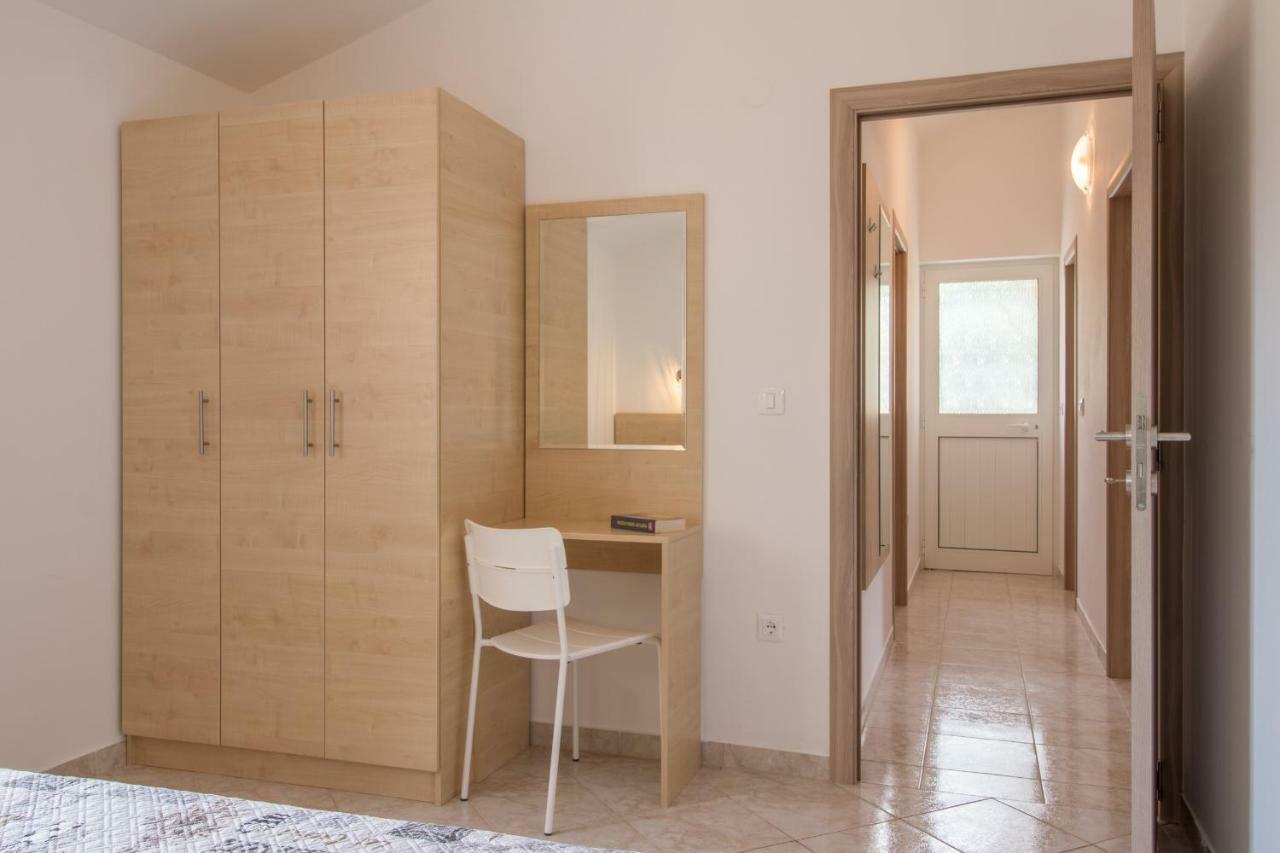 Apartment Taja Ližnjan Eksteriør bilde
