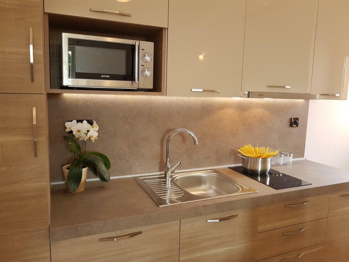 Apartment Taja Ližnjan Eksteriør bilde
